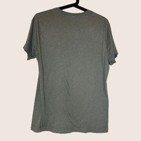 🧌 BIG FOOT BELIEVE GOLD BEACH OREGON SOUVENIR T-SHIRT SHORT SLEEVE GRAY MEDIUM - Picture 2 of 3